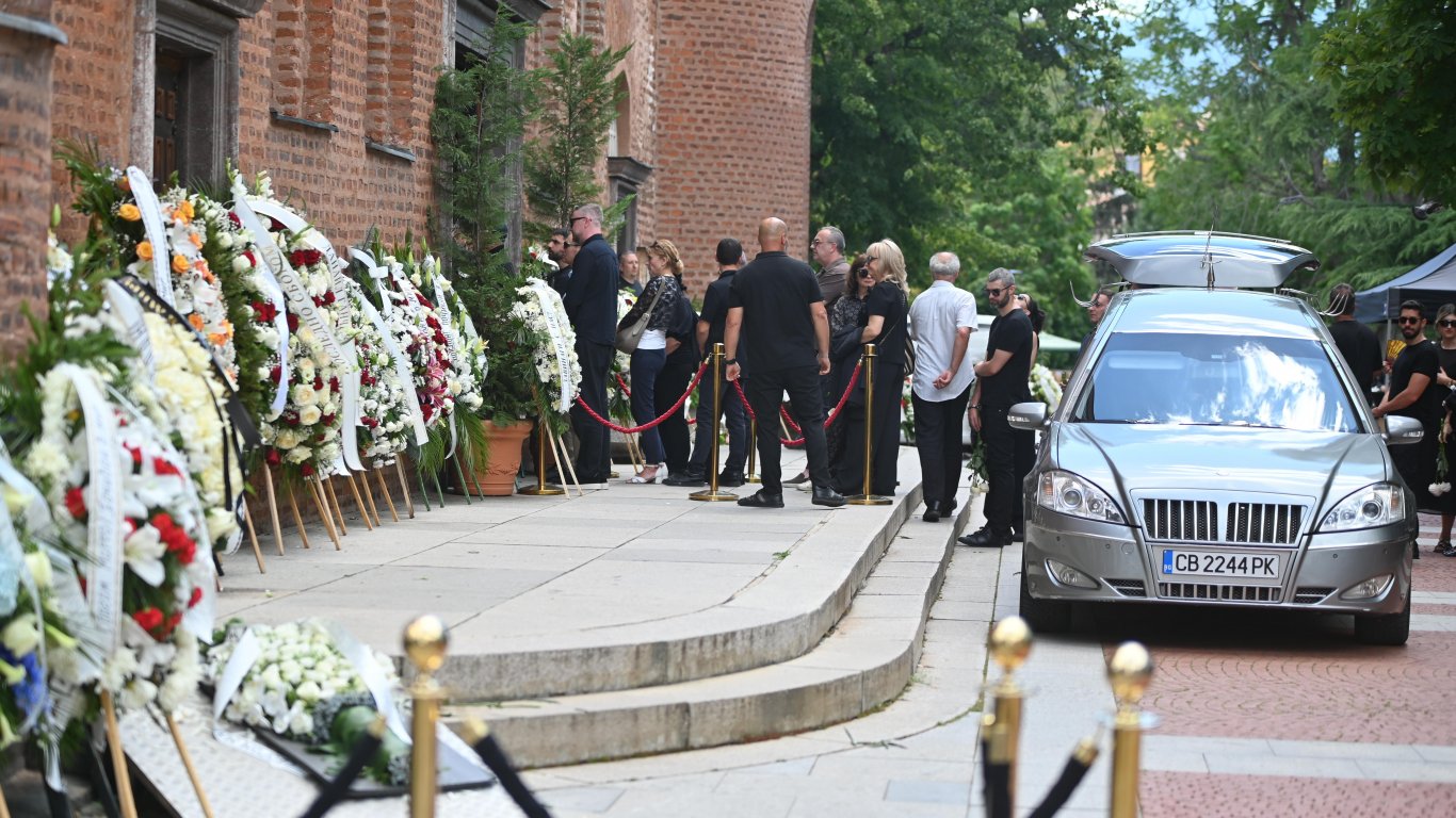 градът се сбогува с мартин велев: трагичният край на един млад живот