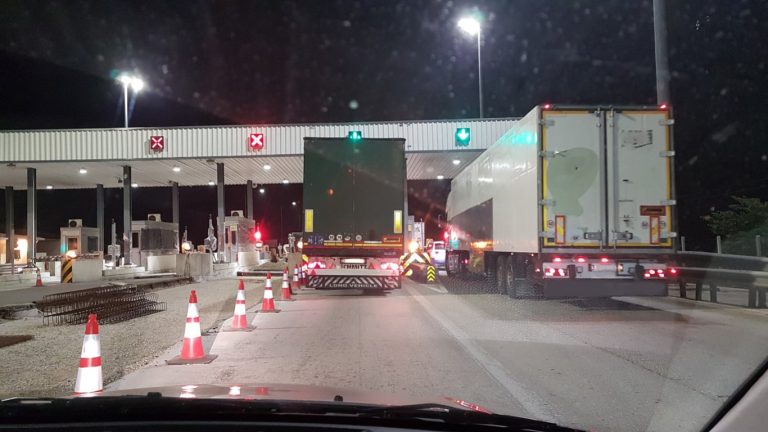 Два тона български млечни продукти завършиха в коша след гръцка проверка