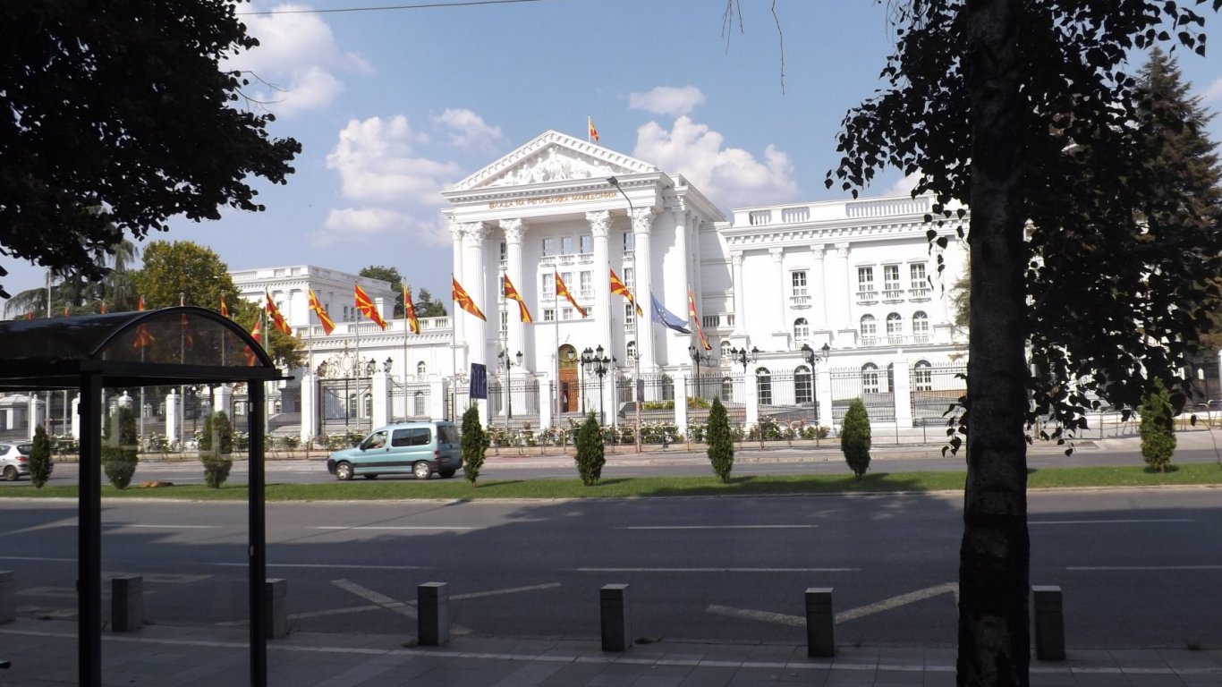 дигитална чистка в скопие: ловят „подпалвачи“ на омразата срещу българия