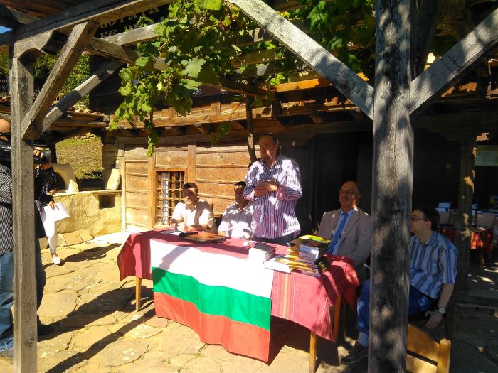 духът на революцията оживя в медвен: почит за захарий стоянов
