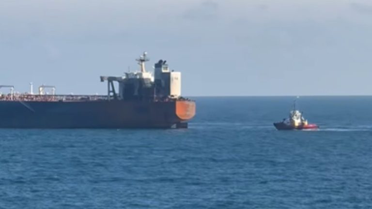Замърсяване или фалшива тревога? Проверяват моторния кораб „Кайрос“ в Бургаския залив