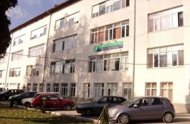 Здравна криза или имотен интерес? Мистерията около болницата в Котел се задълбочава