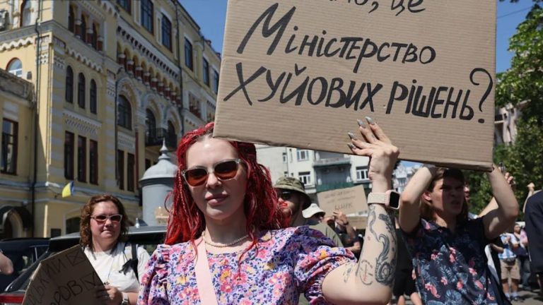 Криза в сърцето на Украйна: Федоров си отива, Сирски е под прицел