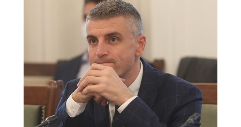 Кризата в небето: Може ли България да оцелее с остатъците от СССР?