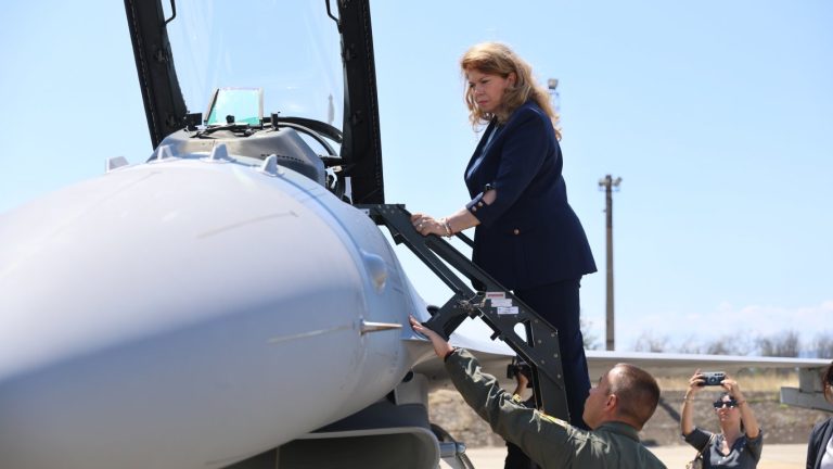 Криле на бъдещето: Как се подготвя Граф Игнатиево за новите F-16