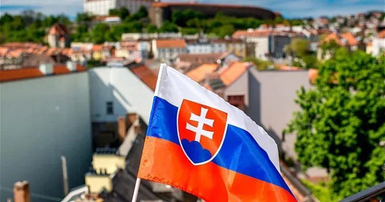 Либералният капан: Как словашкият провал е огледало за българските реформатори