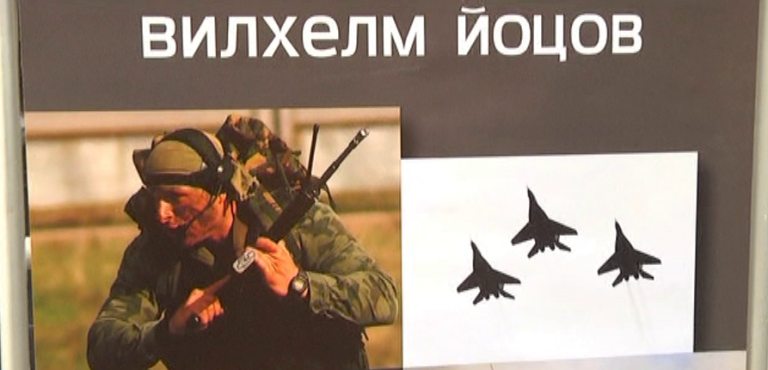 Мигът на силата: Сливен се потапя в света на военната фотография