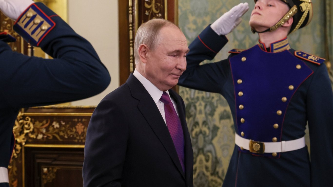 мир на условията на кремъл: москва наблюдава следващите ходове на вашингтон