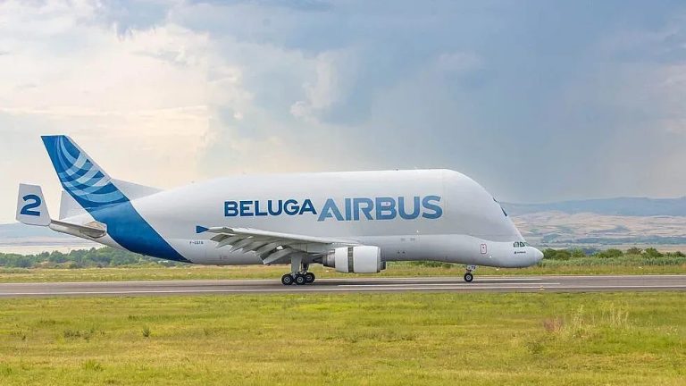 Небесен кит в Бургас: Airbus Beluga за първи път стъпи на българска земя