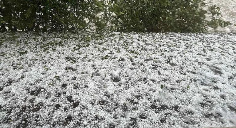 Орехови градушки и шквалови линии: България под заплаха от опасен атмосферен фронт