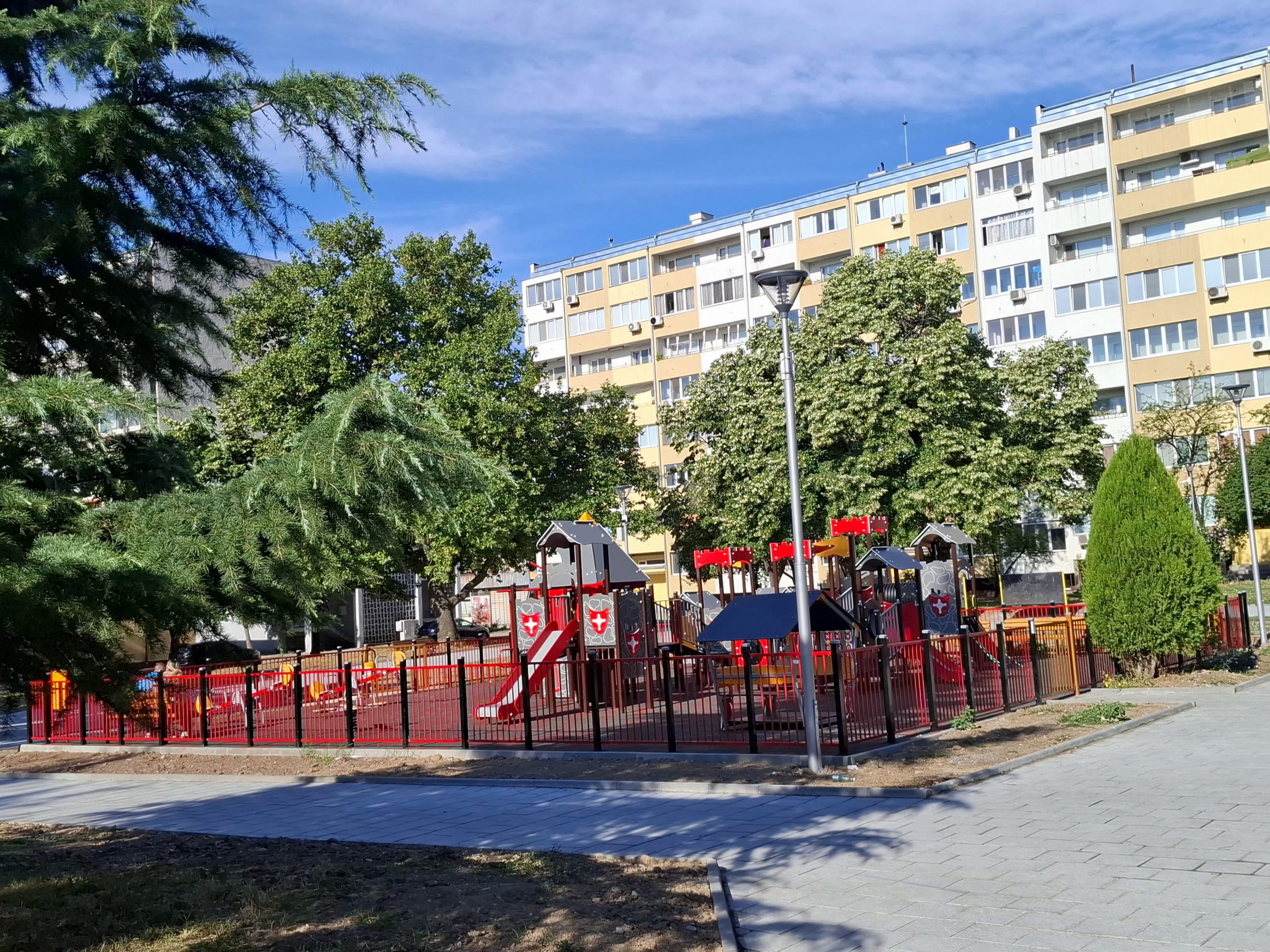 повече от просто площадка: нова точка за срещи в квартал дружба