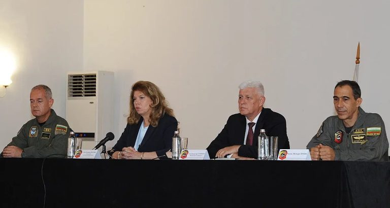 Подигане на боевия дух: Министерство на отбранатата преразглежда условията за военните