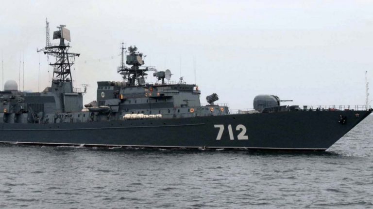 Показ на сила в Ламанша: Руският фрегат „Неустрашими“ разтърси водите до бреговете на Англия