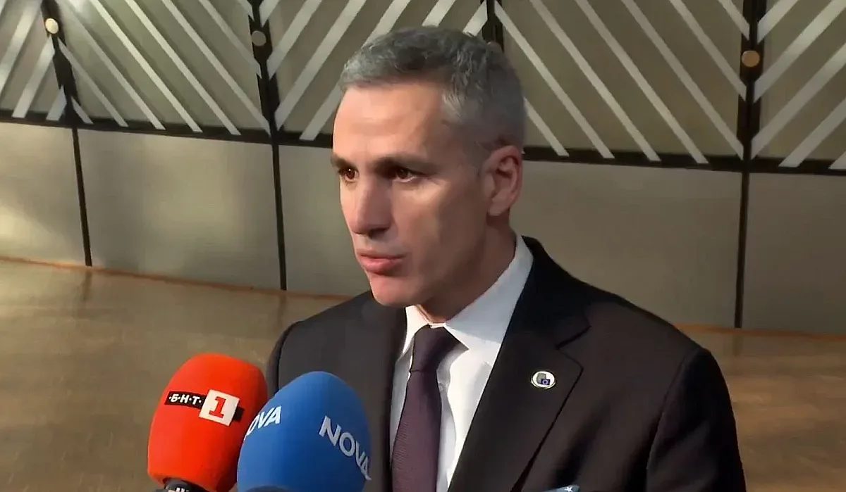 политически шах: йотова диктува темпото, а гюров търси своя ход