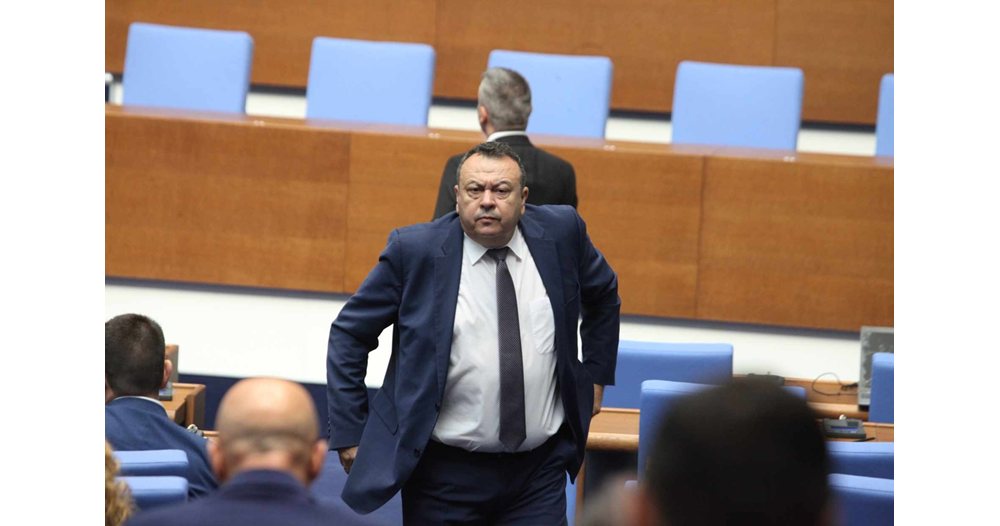 разклатена доверба: спор за „фалшива справка“ хвърля сянка върху гдбоп и мвр