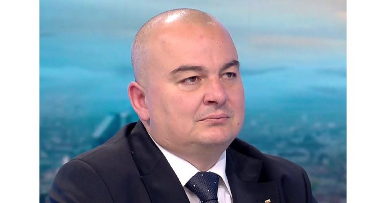 Свинска мас в маслото и „дивия запад“ на пазара: Абровски готви затягане на контрола