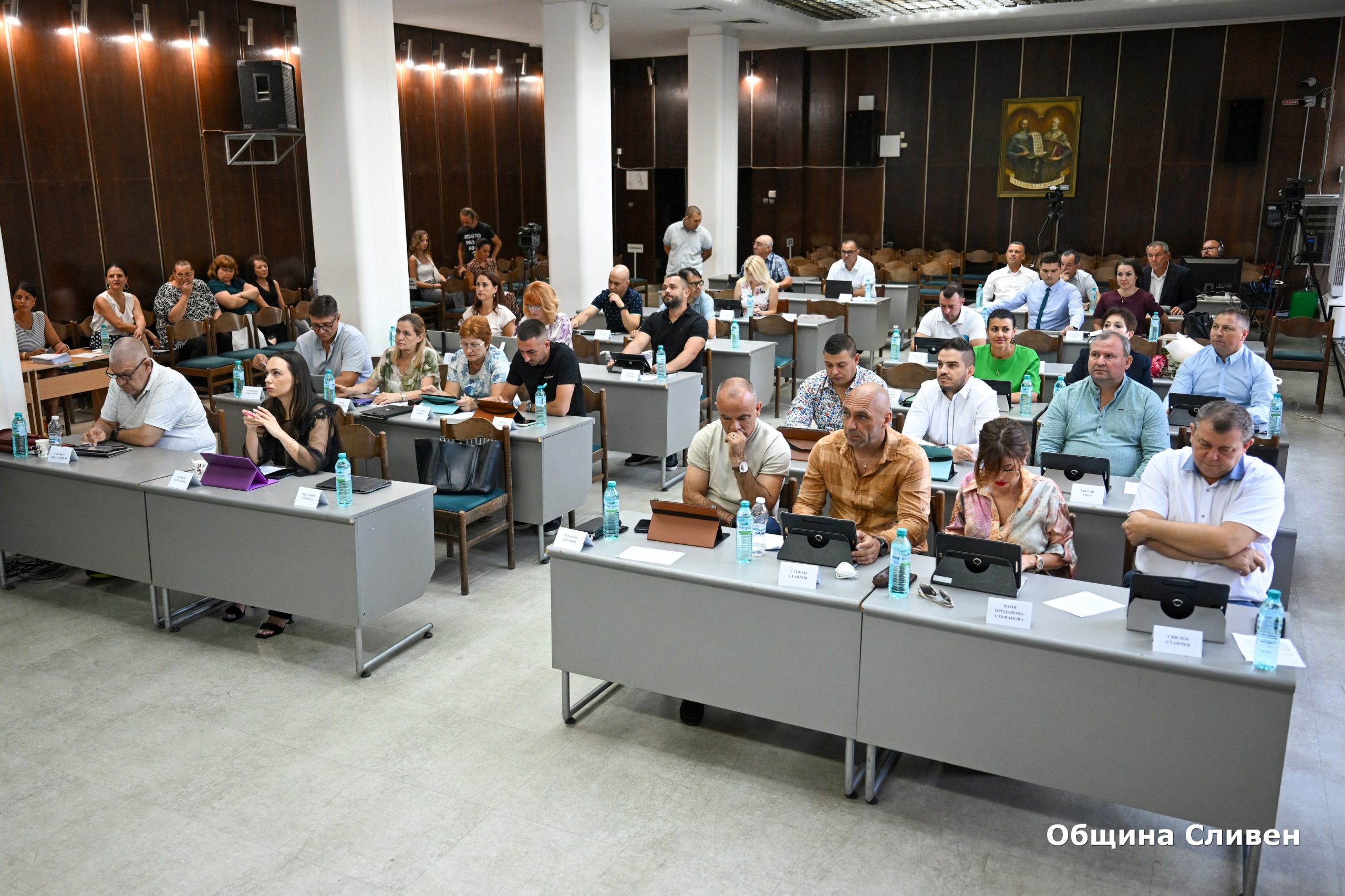сливен задава стандарт: от строги глоби за детските площадки до първия в страната етичен кодекс