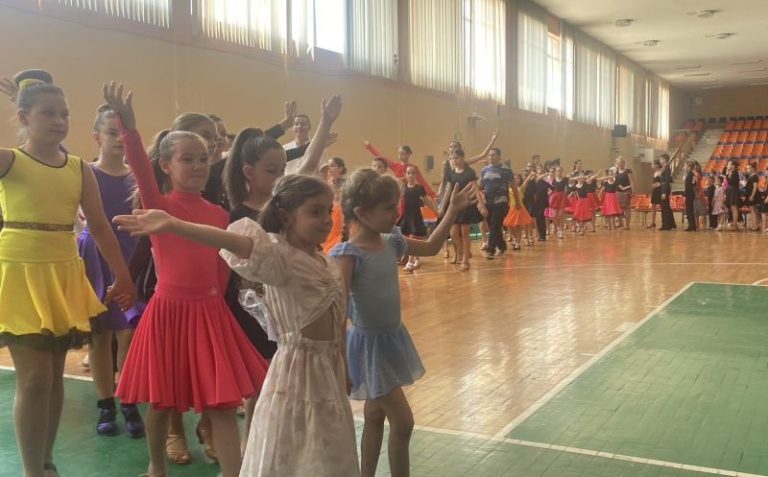 Сливен затанцува: Малките звезди покориха сцената на „Млади надежди“