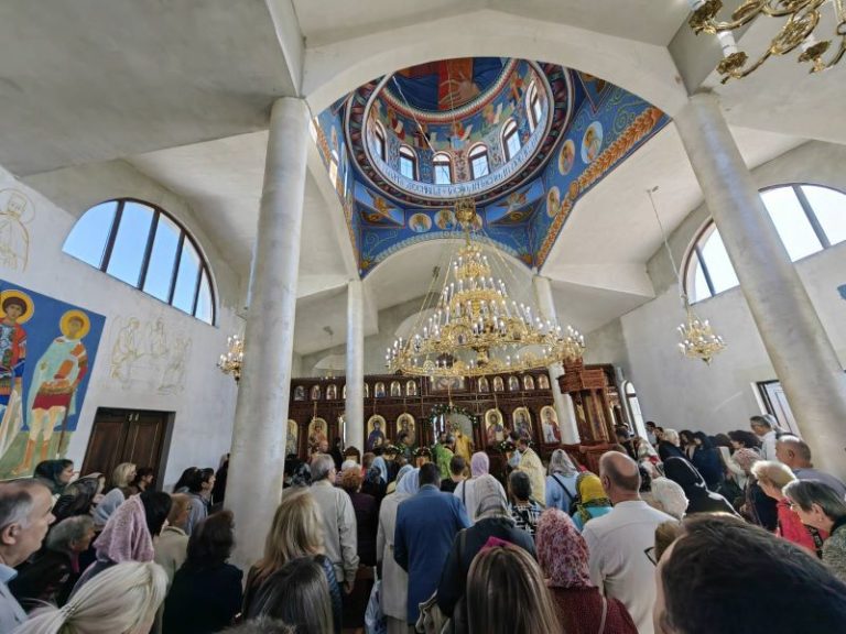 Сливен ликува: Новият храм „Света Петка“ отвори обятия за вярващи