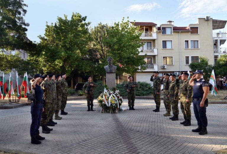 Сливен се преклони пред Апостола: 189 години от рождението на Васил Левски