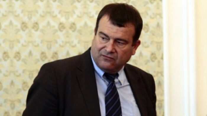 схеми, маски и милиони: как се пазаруваха респираторите по време на кризата