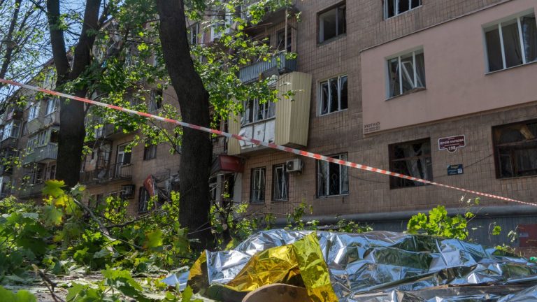 Трагедия в Дружкивка: Нощен удар с тежка бомба остави трима мъртви