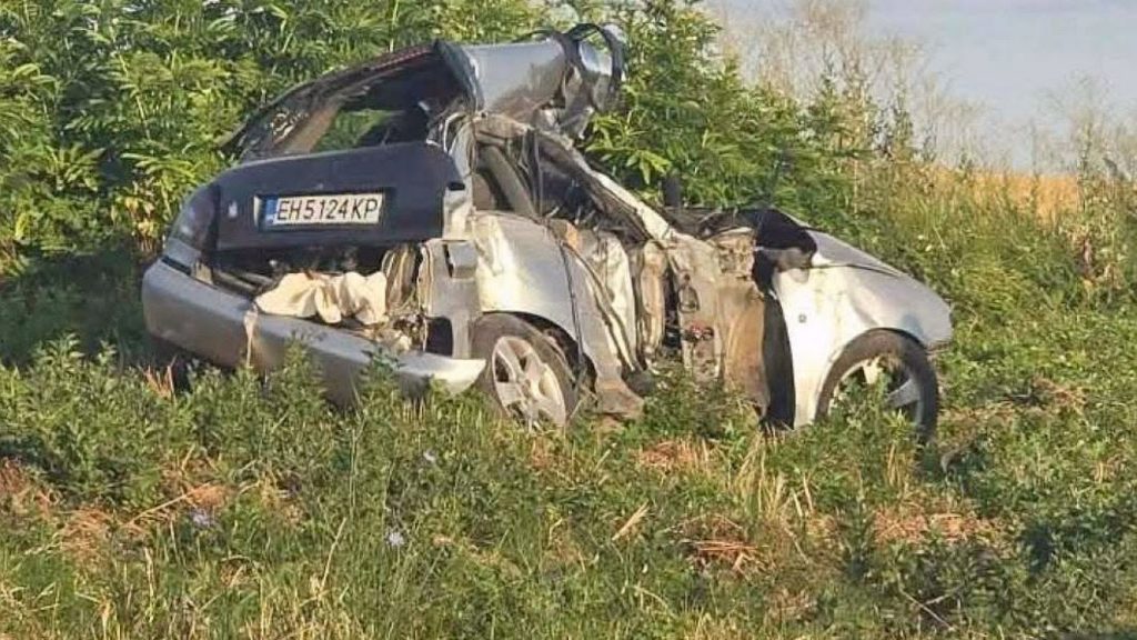 трагедия на пътя край плевен: млад живот прекъснат след сблъсък с автобус