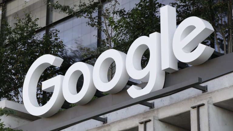 Удар по технологичния гигант: Google плаща почти милиард евро за несправедливо предимство