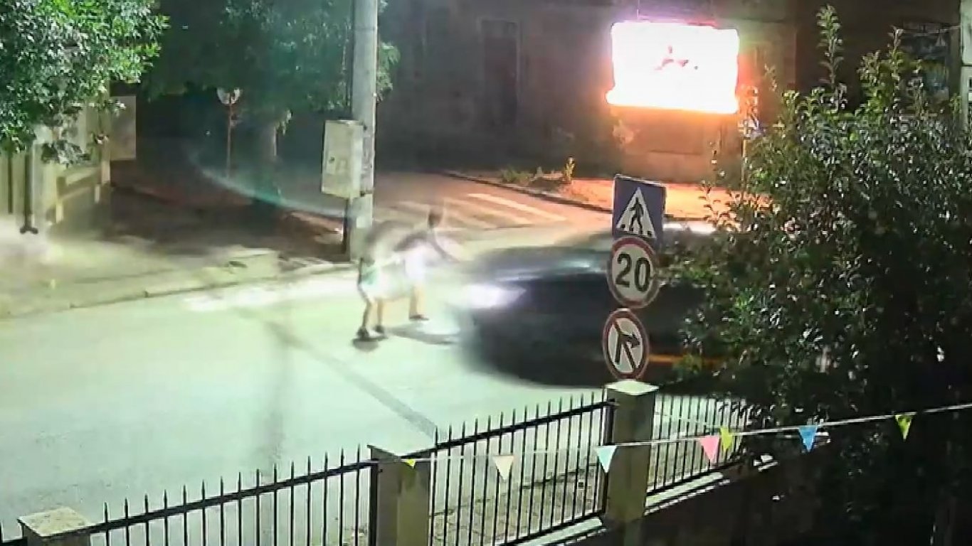 ужас на пътека в червен бряг: шофьор блъсна дете и баща му, след което просто изчезна