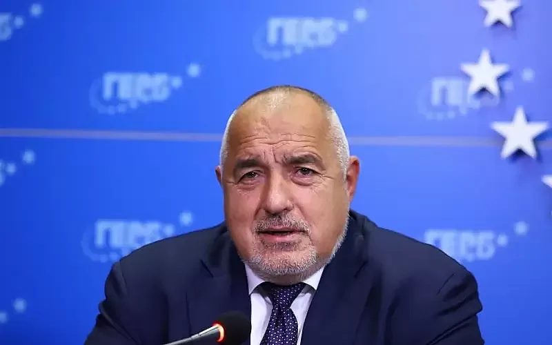 червен картон за правителството: борисов изисква нов бюджет и единство в десницата