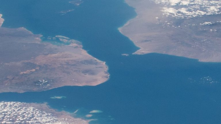 Червено море под заплаха: Новият фронт в конфликта между Техеран и Вашингтон