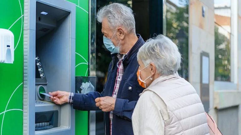 Августовски разплащания: Проверете кога точно ще получите парите си от НОИ