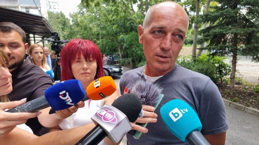 безмер под наблюдение: защо местните трябва да бъдат внимателни с непознати?