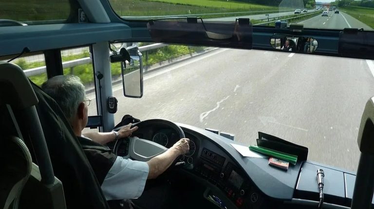 Билет за безразличие: Как бюрокрацията постави живота на дете под риск