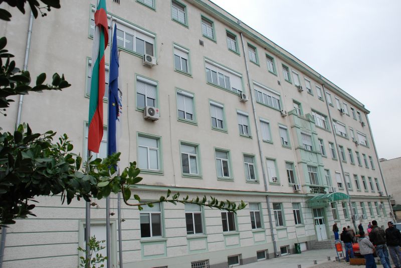 борба за живот: как бързата реакция в сливен спаси 16-годишно момиче