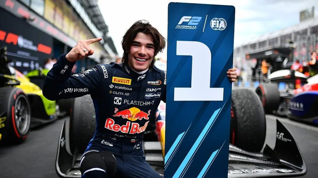 българска мечта на пътя към формула 1: никола цолов се качва в болид на racing bulls