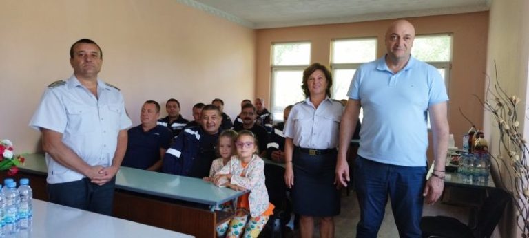 Героите на Котел: Почит и пламък в чест на огнеборците