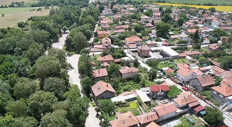 инвестиция в легендата: защо всички гледат към горни богров?