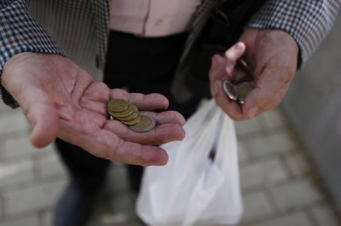 кой ще получи празнична добавка от 40 лева? ето подробностите
