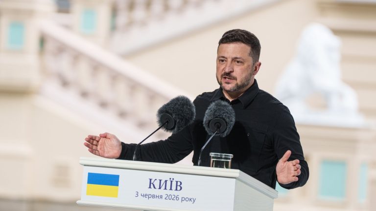 Космически удар: Украйна пренася войната в сърцето на руската електроника