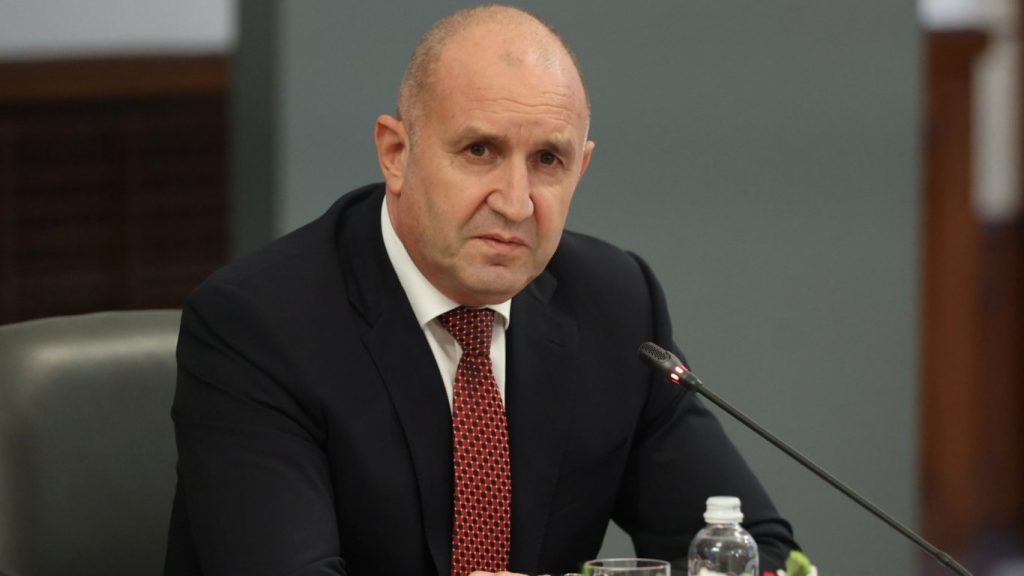 край на ерата на недосегаемите: радев защята полицейските рейдове в имението на ами