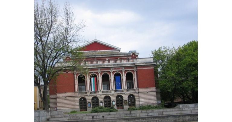 Магията на Пучини в Русе: „Тоска“ се ражда отново с 3D ефекти и световни звезди