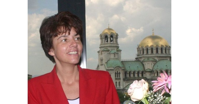 Магията на цветовете и морето: Алиса Софиянска разкрива душата си в Каварна