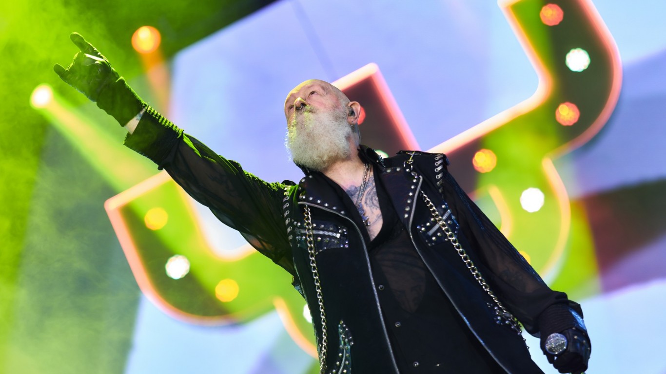 метално торнадо в софия: как judas priest превърна бурята в част от шоуто