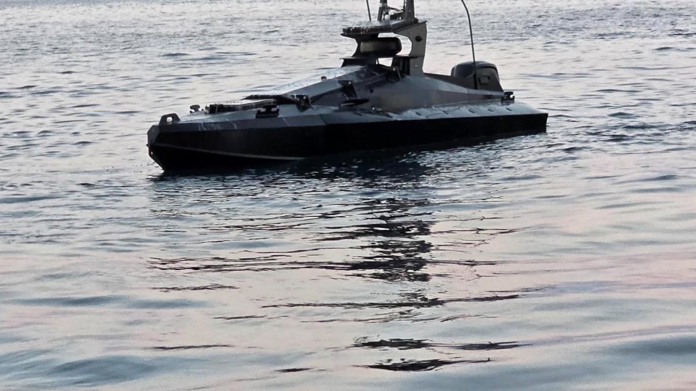 мистериозен гост в черното море: почти непокътнат дрон изплува край царево