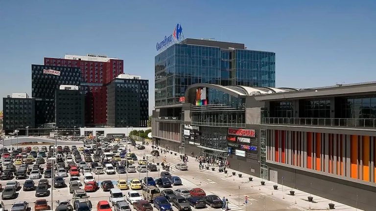 Мистерия в сърцето на София: Защо The Mall беше опразнен в спешност?