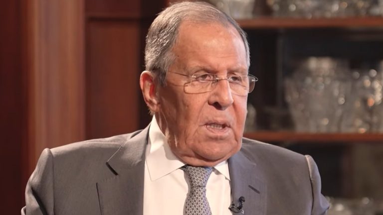 Москва подкрепя Радев: Приоритетът е България, а не Брюксел