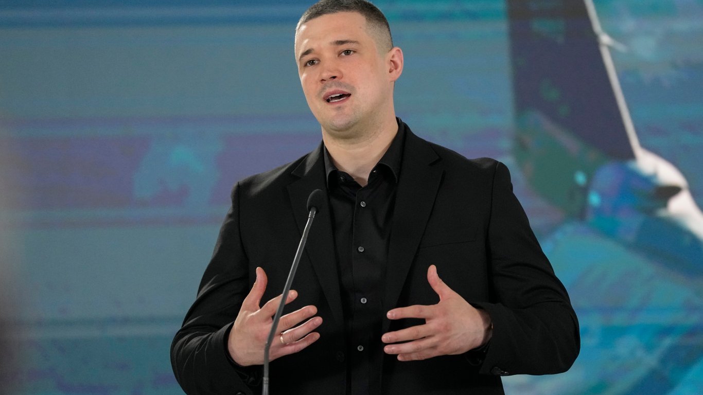 нови ходове в рим: михайло федоров ще консултира италианската отбрана по иновациите