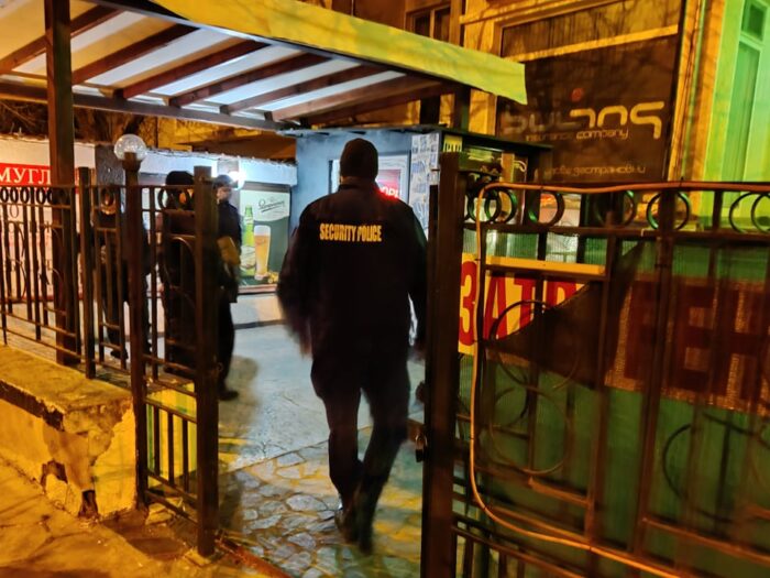 нощен рейд в сливен: какво откриха полицаите в заведенията?