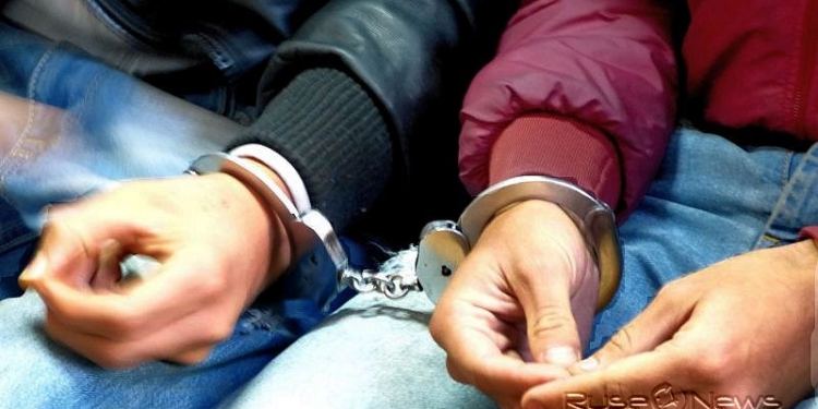 нощна проверка в сливенското: 18-годишен и негов приятел попаднаха в капана с канабис